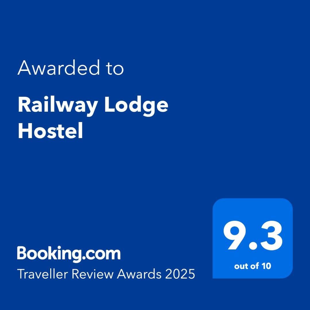 Railway Lodge Hostel Хаттон Экстерьер фото